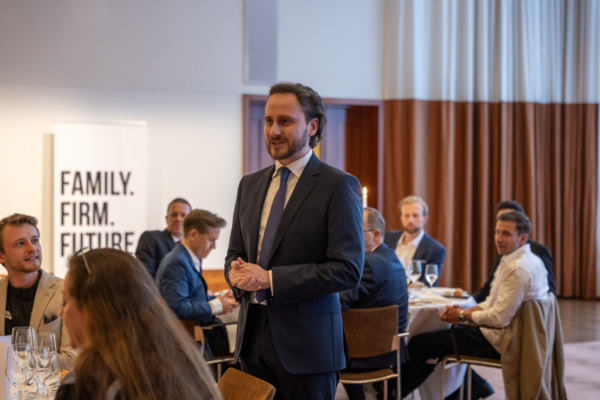 «Family.Firm.Future.»