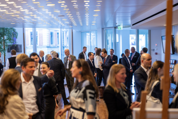 «Family.Firm.Future.»