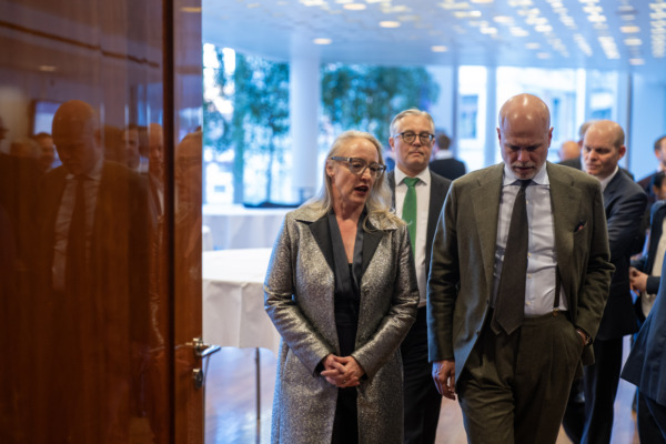 «Family.Firm.Future.»