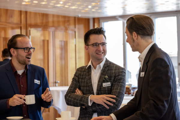 «Family.Firm.Future.»