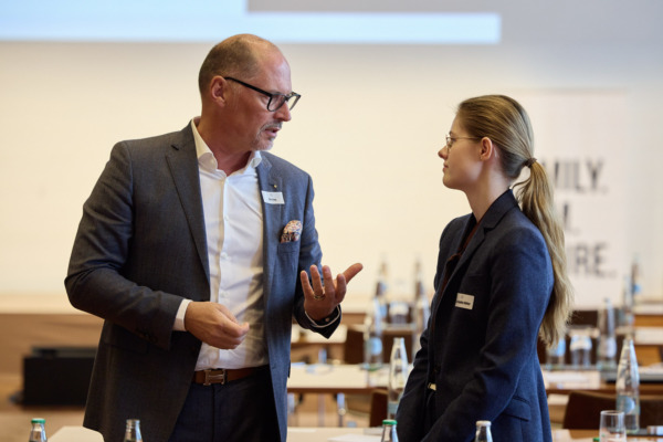 «Family.Firm.Future.»