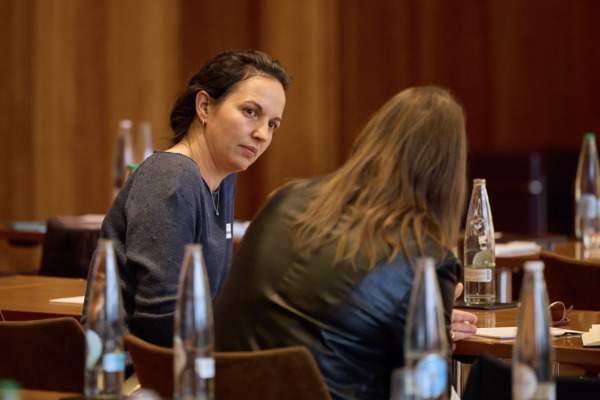 «Family.Firm.Future.»