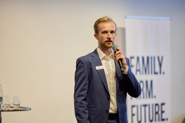 «Family.Firm.Future.»
