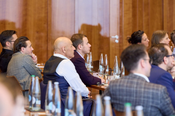 «Family.Firm.Future.»