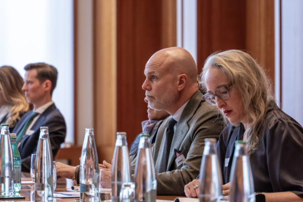 «Family.Firm.Future.»