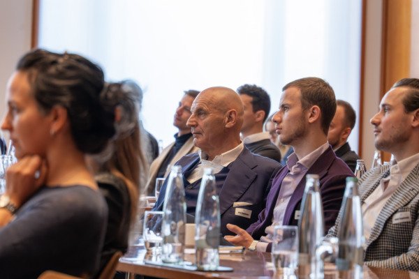 «Family.Firm.Future.»