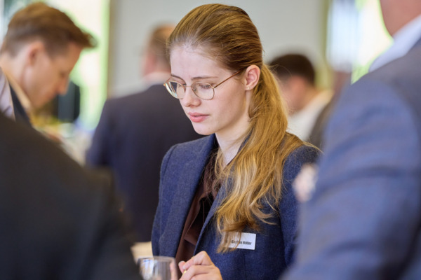 «Family.Firm.Future.»