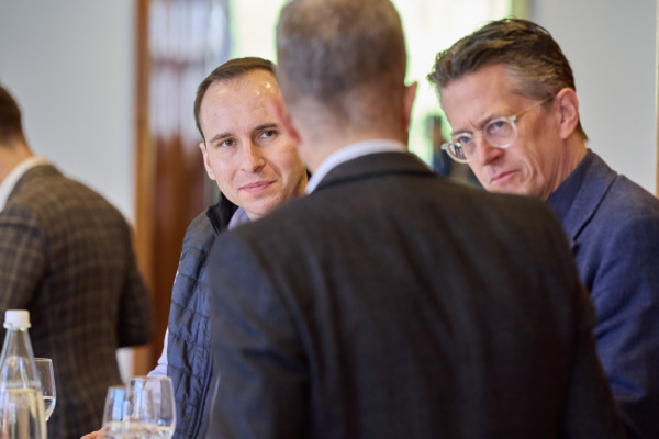 «Family.Firm.Future.»