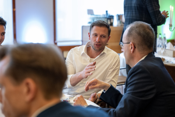 «Family.Firm.Future.»