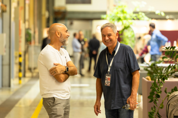 «hello 23» von Lista Office LO 2023