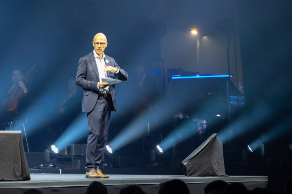 Licht an für die «St.Galler Kantonalbank Halle» 2024