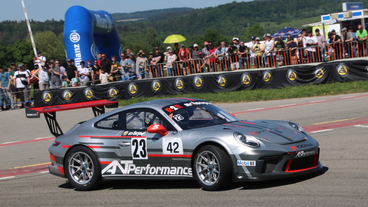 Der Aargauer Patrick Drack war vor vielen Zuschauern der schnellste Fahrer mit Dach über dem Kopf.
