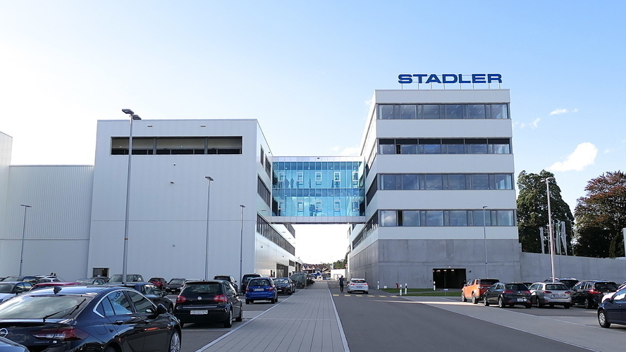 Der AGV Rheintal und Stadler Rail hatten die Verbandsmitglieder zur Besichtigung des Produktionsstandortes St.Margrethen geladen