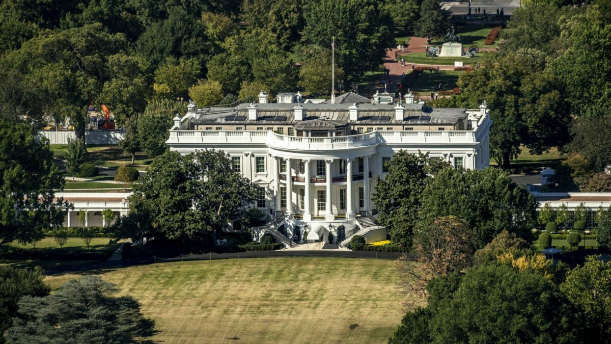 Wirtschaftliche Lage bleibt angespannt – Trump konkretisiert Zoll-Politik