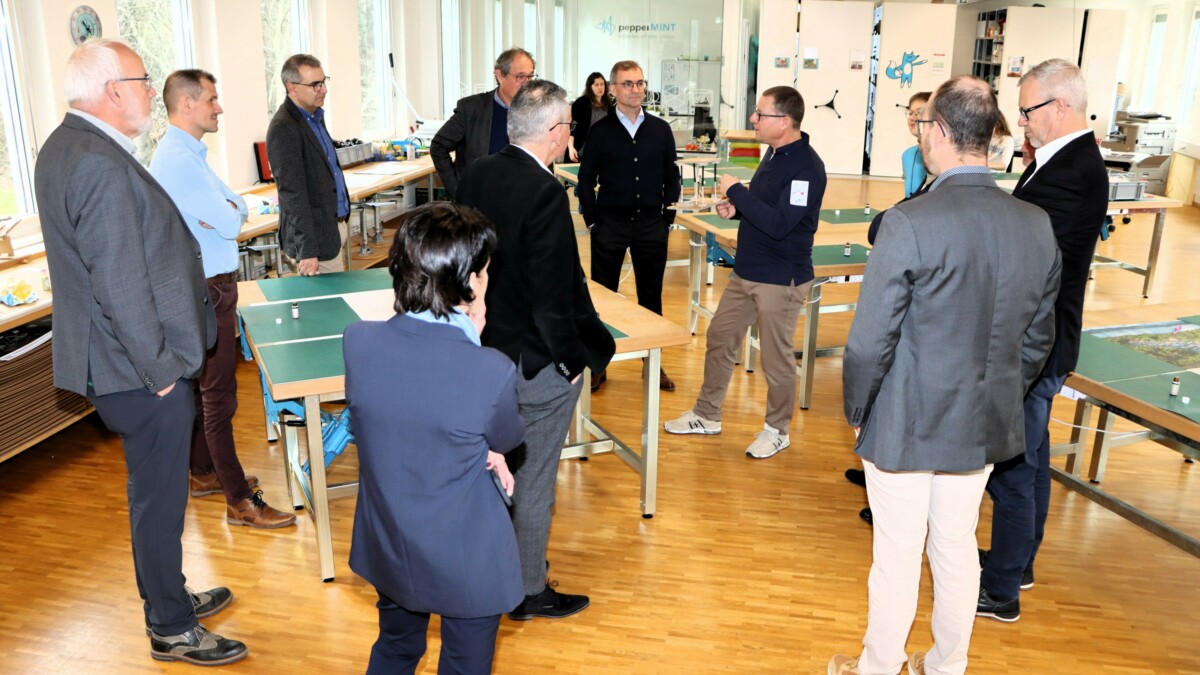 «Hightech Campus Buchs» besuchte pepperMINT in Vaduz