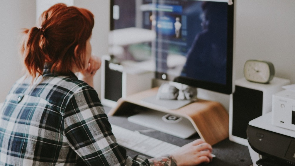 HSG bietet Gratis-Webinare für Führungskräfte