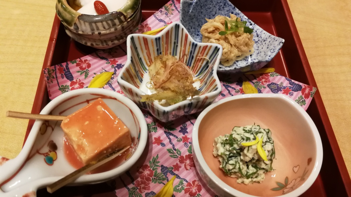 Es sind nicht die Lebensmittel: Neue Forschungsarbeiten zeigen, dass medizinische und biologische Faktoren nur 20 bis 30 Prozent der menschlichen Lebenserwartung erklären