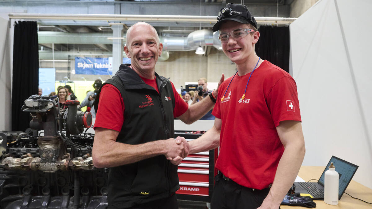 Andrin Dobler mit Experte Martin Schär