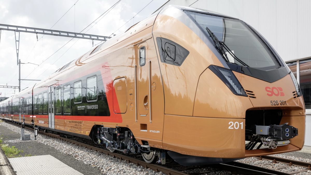 Stadler-Züge bald stündlich von Chur nach Bern