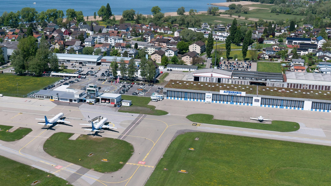Mehr Linienverkehr, weniger Helikopter auf Flugplatz St.Gallen-Altenrhein