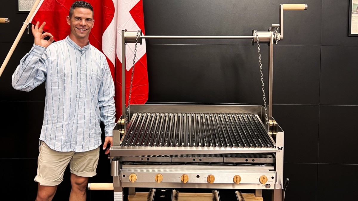 azado bringt Limited-Edition-Grill «Der Eidgenosse – El Confederado» zum ESAF 2022