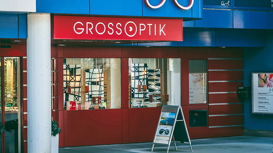 Corona: Gross Optik für Notversorgung geöffnet