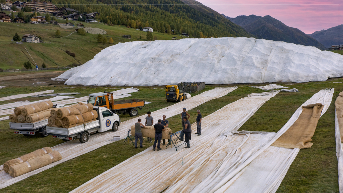Dank Holzwollevlies weniger Schmelzverlust beim Snowfarming