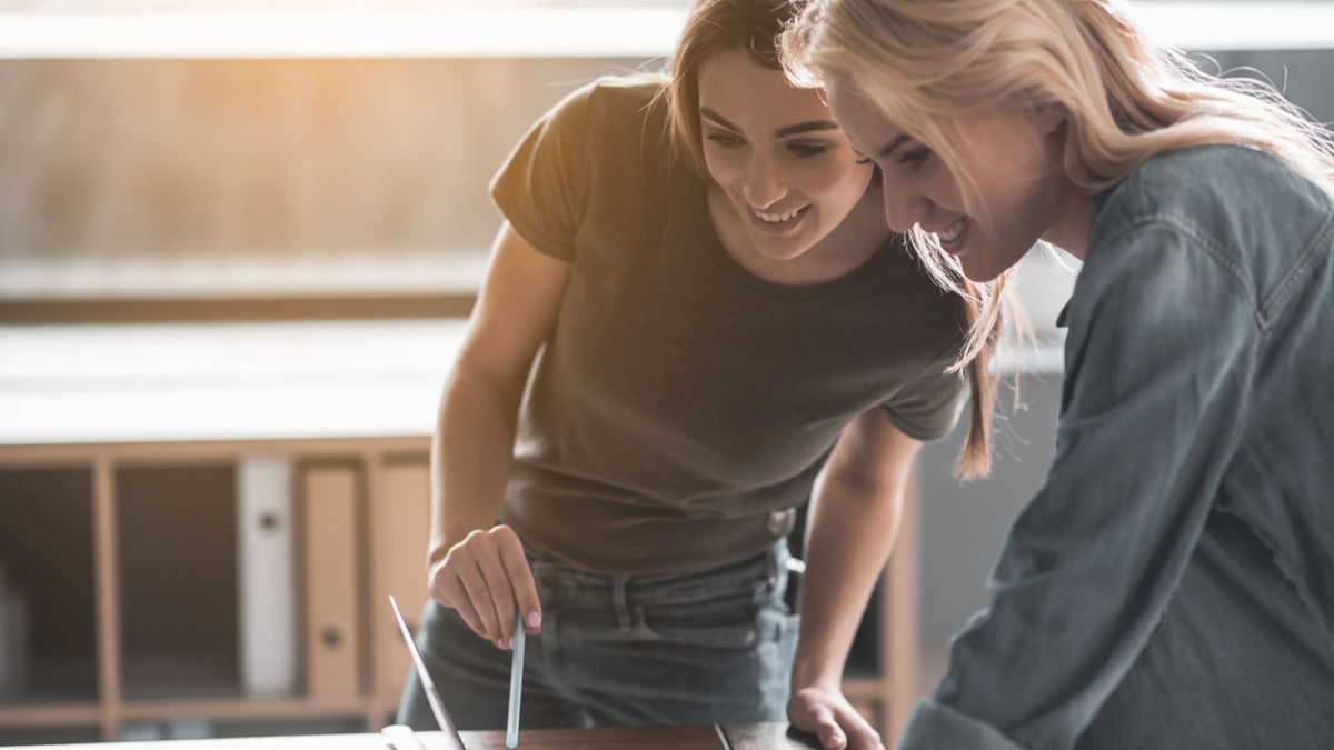 Die Macht der Anziehung: Wie Schönheit Startup-Investitionen beeinflusst
