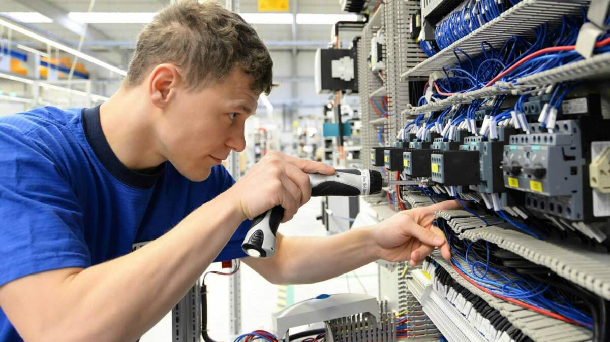 Fachkräftemangel in der Ostschweiz bleibt deutlich über Vor-Pandemie-Niveau