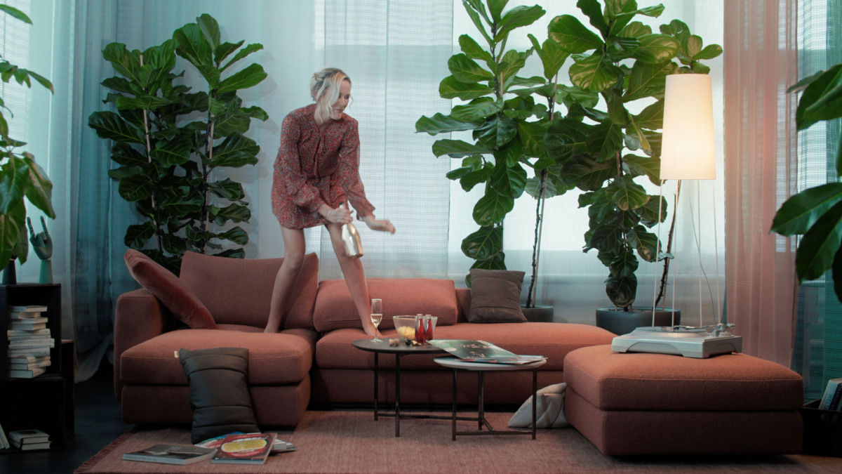 Kernbrand lanciert neue Kampagne – Möbel zeigen Gefühle
