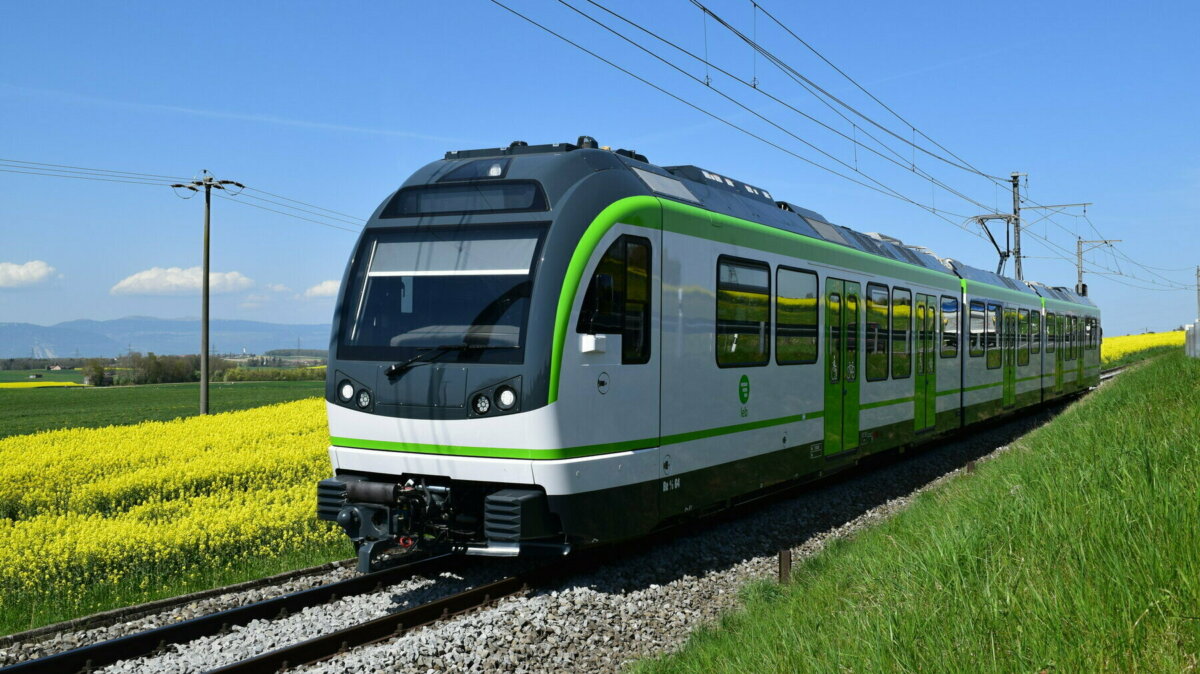Lausanne stärkt Nahverkehrsangebot mit vier Tailor-Made-Triebzügen von Stadler