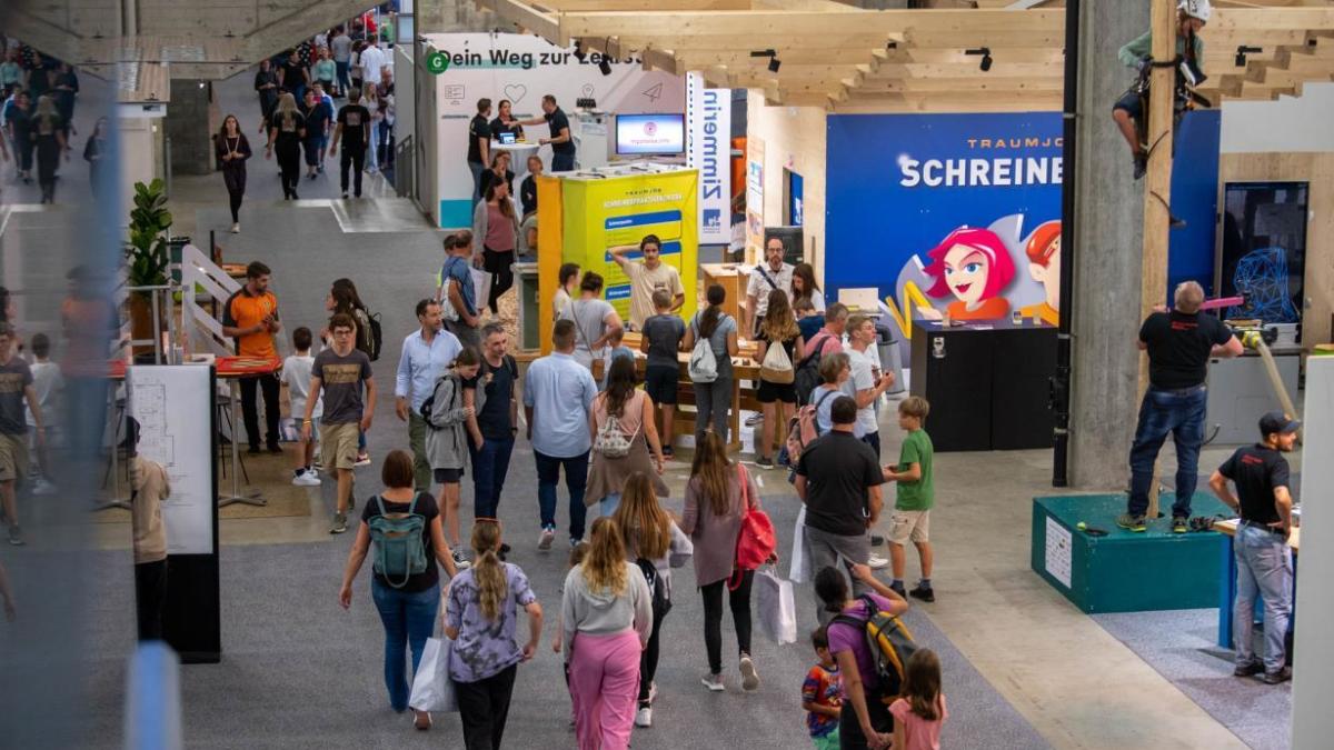 Über 20'000 Aus- und Weiterbildungsinteressierte an der OBA