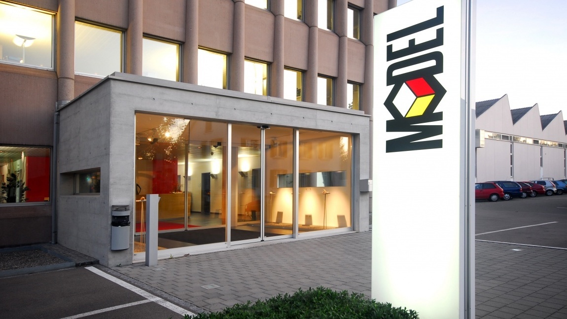Model-Gruppe schliesst Standort Au