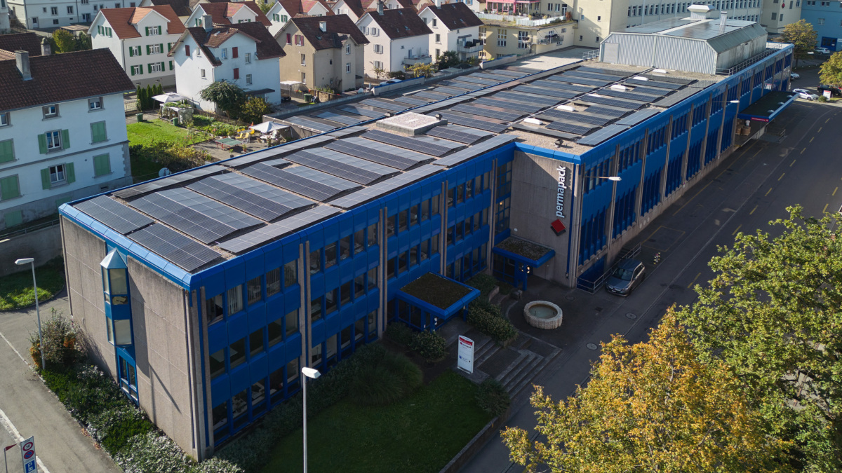 Solarstrom vom Firmendach bei Permapack