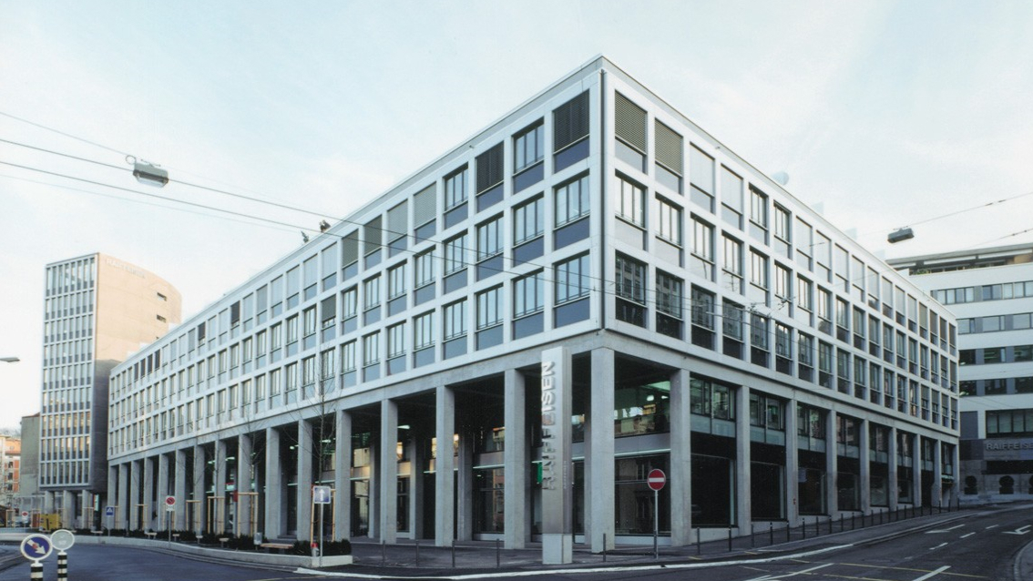 Raiffeisen hat nun «positiven Ausblick»
