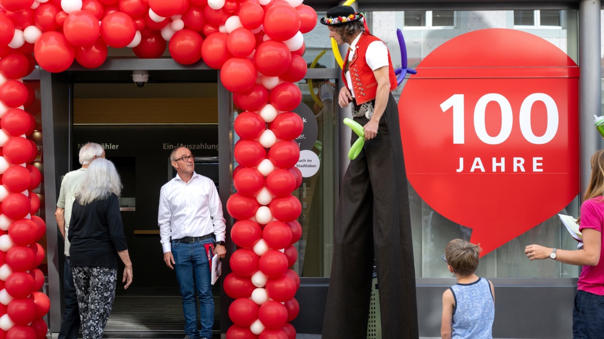 Offene Türen eingerannt