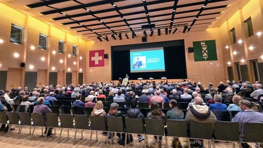Bundesrat Rösti wirbt in Wil für Autobahnausbau