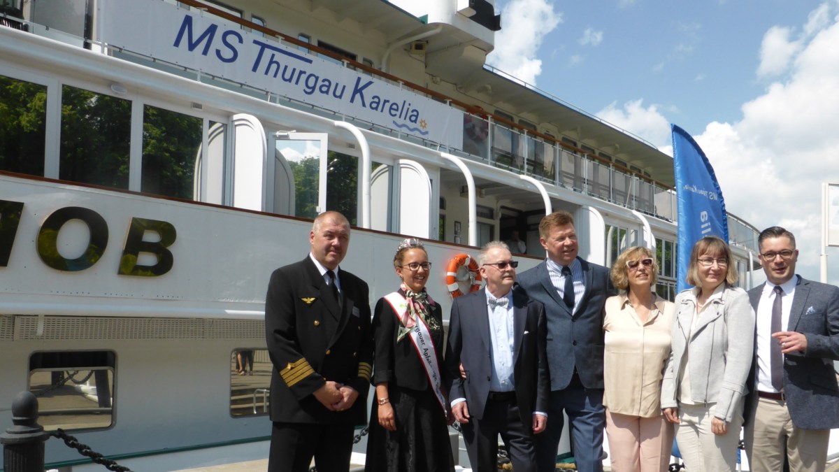 Apfelkönigin tauft MS Thurgau Karelia in Moskau