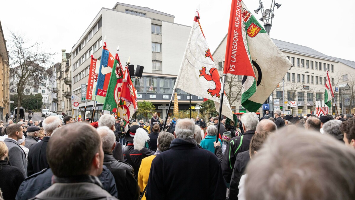 Brigitte Häberli wurde in Frauenfeld von mehreren hundert Menschen empfangen.