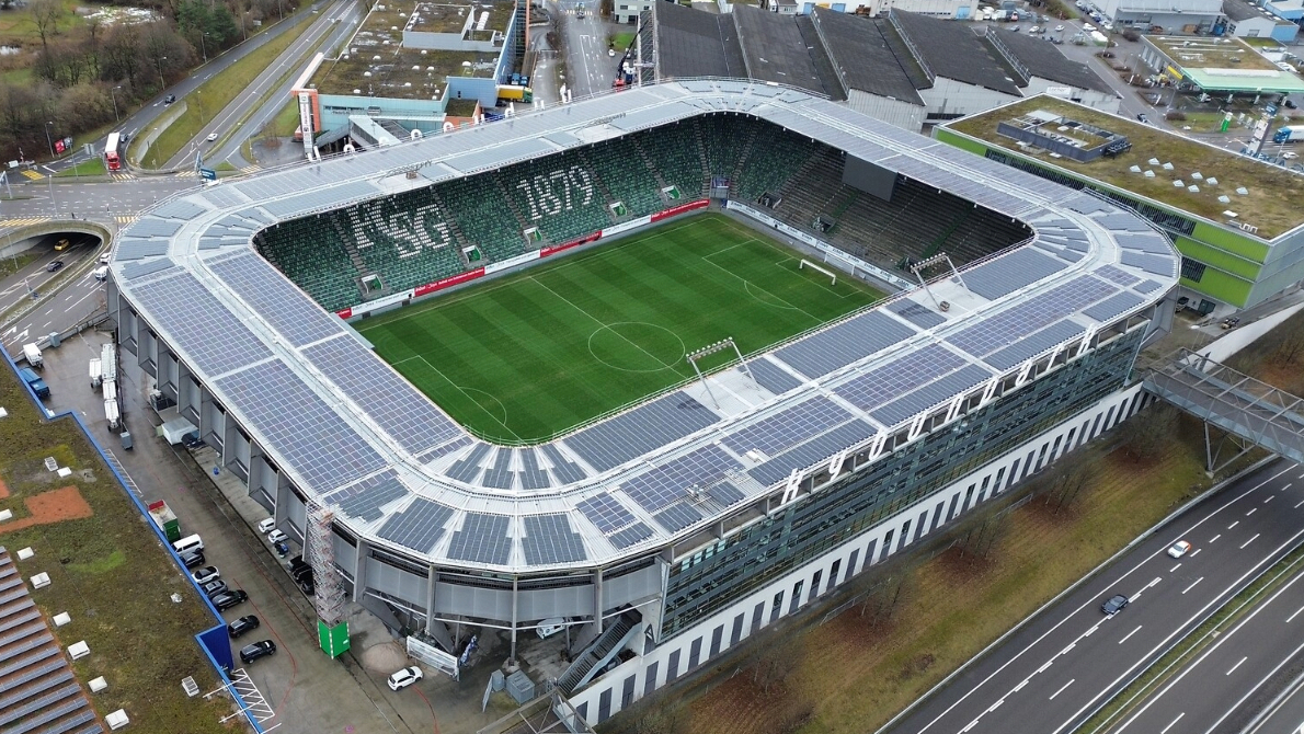 Grösste St.Galler Solaranlage liefert Strom vom Stadiondach