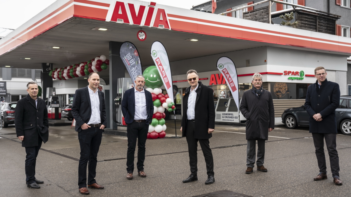 Spar übernimmt 60 Avia-Tankstellenshops