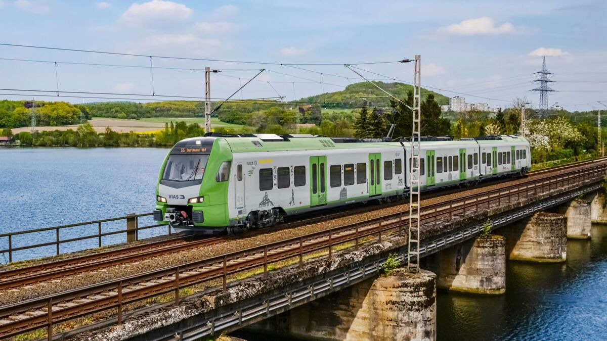Stadler liefert Flirt-XL-Triebzüge für S-Bahn Rhein-Ruhr