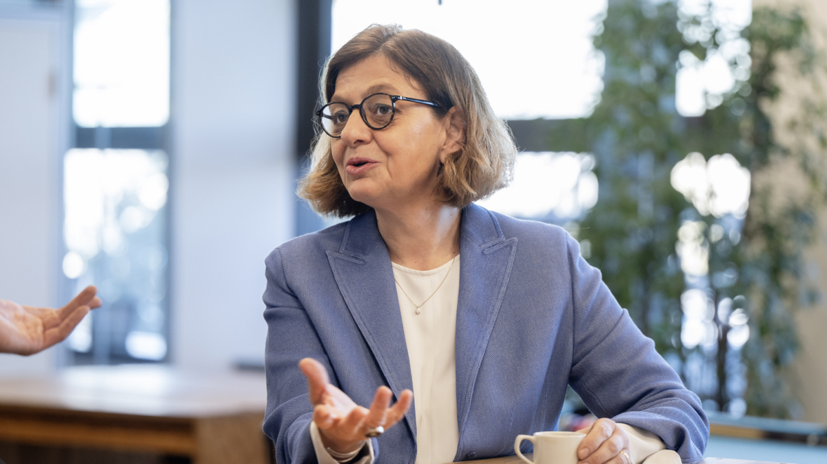 Dr. Cornelia Gut-Villa, Stiftung Startfeld