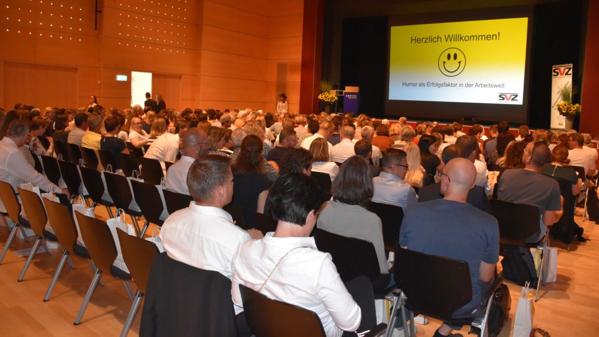 Mehr Leichtigkeit dank Humor