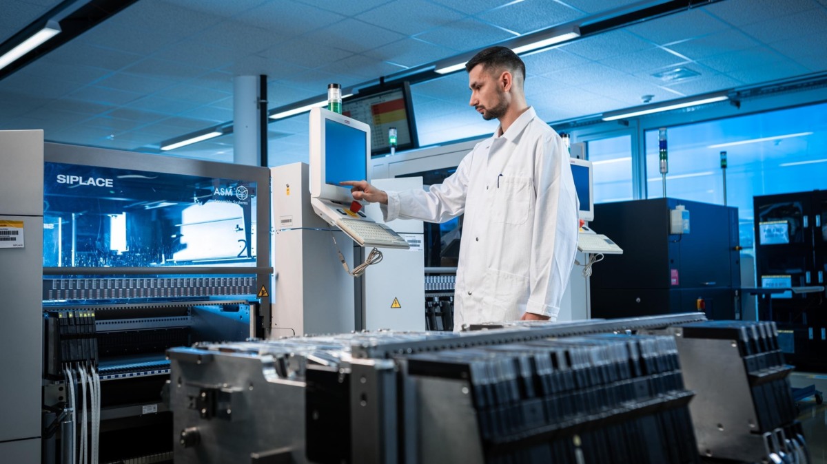 Variosystems übernimmt Schurter Solutions