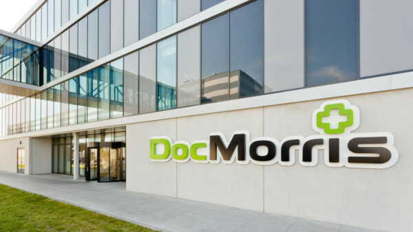 Doc Morris schreibt rote Zahlen und senkt Ausblick