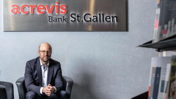 Acrevis lanciert Debit Mastercard und erleichtert Online-Bezahlen
