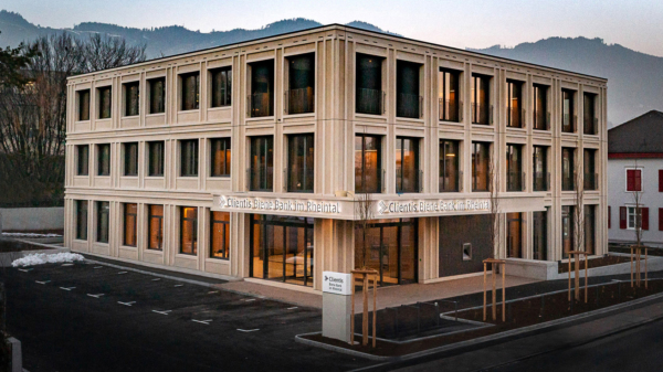 Clientis Biene Bank im Rheintal hat Neubau bezogen
