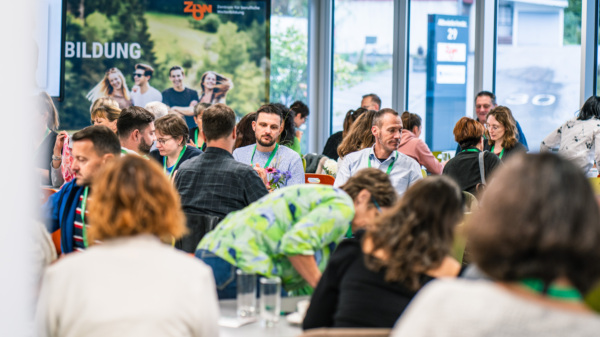 ZbW und LWO: Erfolgreiche Partnerschaft für die Erwachsenenbildung