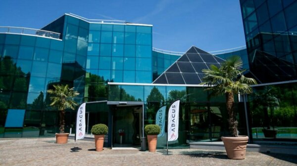 Abacus Research AG aus Wittenbach bekommt welsche Unterstützung